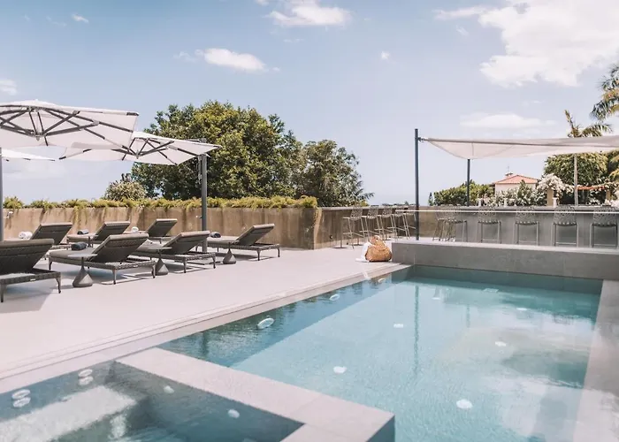 Quinta Torrinha Garden Bed & Breakfast 4*